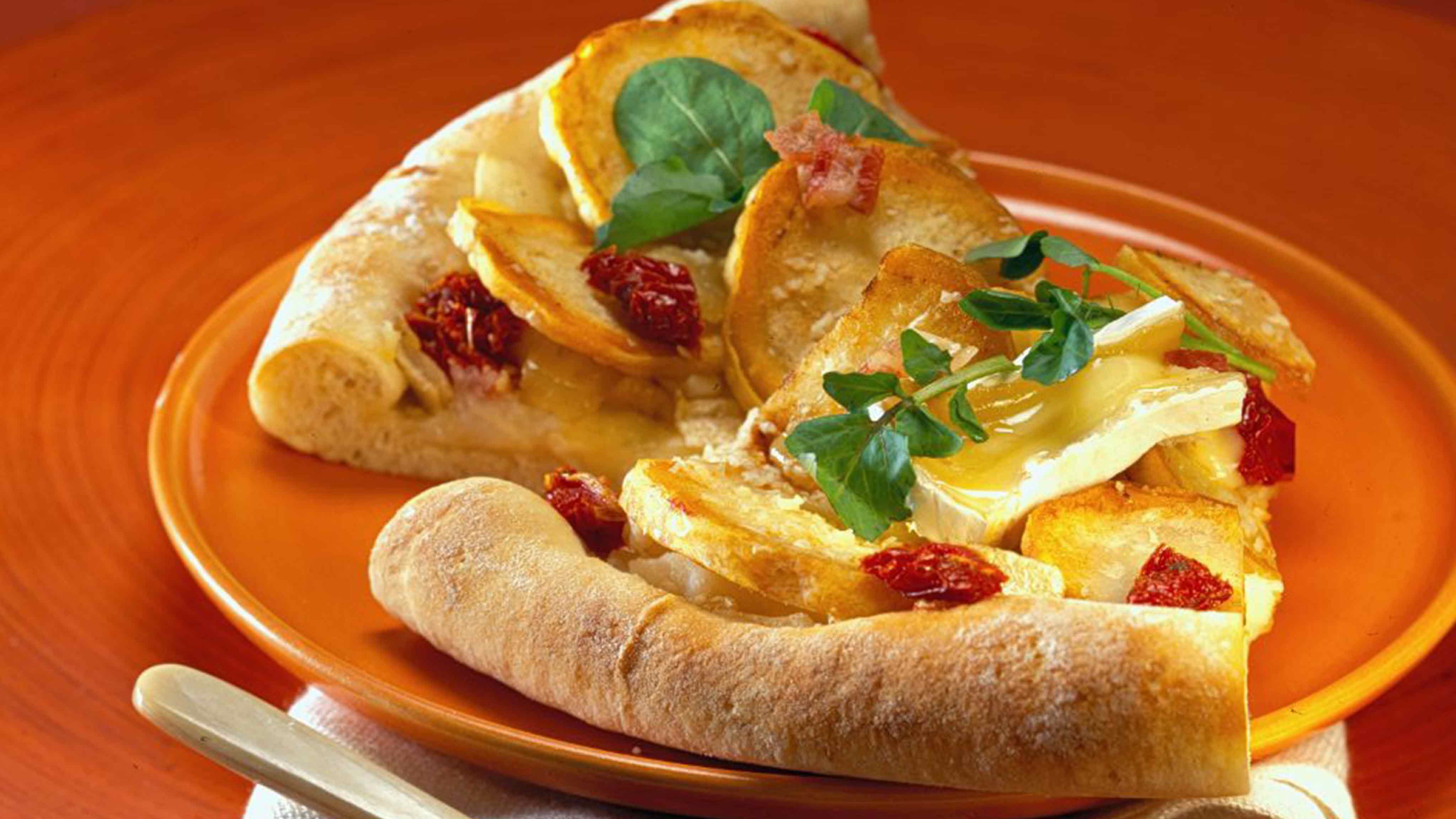 Harps Foods Recipe Potato Lyonnaise Pizza with Brie Cheese