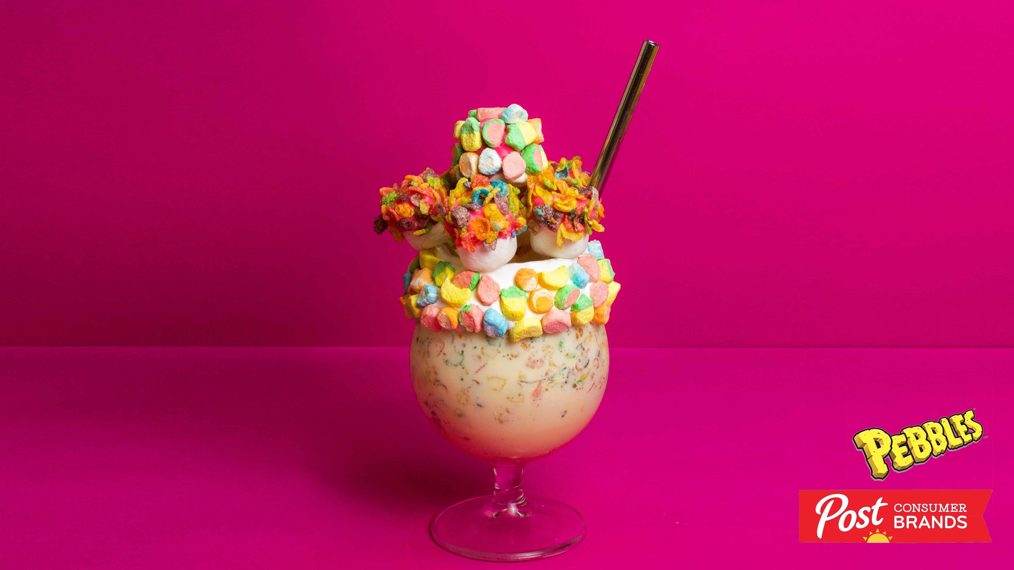 Image for Recipe Marshmallow Fruity PEBBLES Shake